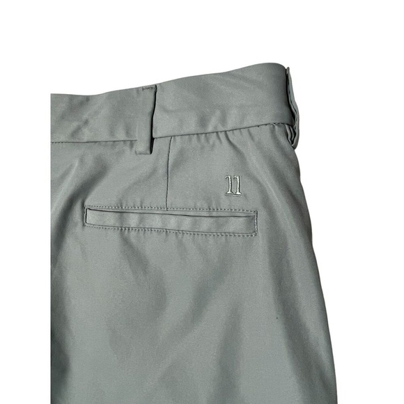 Men's Walter Hagan Flat Front Grey Non Slip Golf Shorts Size 35 - Picture 3 of 5